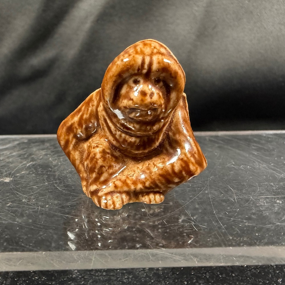 Wade Whimsies Orangutan Ceramic Figurine Brown Glaze Red Rose England Vintage